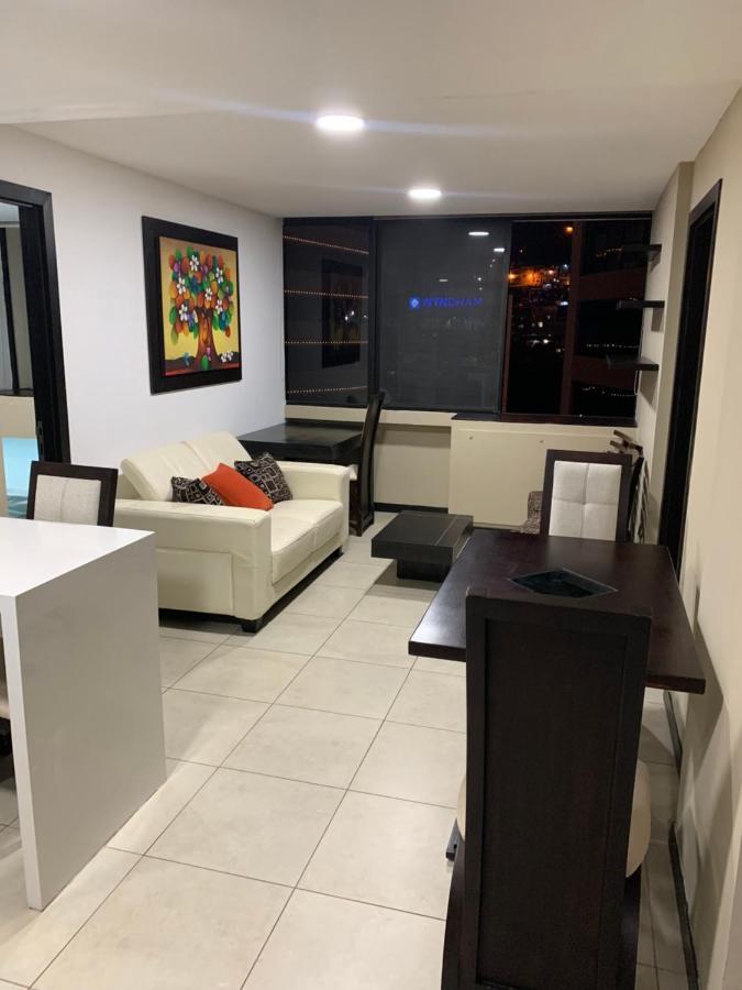 Puerto Santa Ana, Torres Bellini, 2 Dormitorios, Parqueo 瓜亚基尔 外观 照片