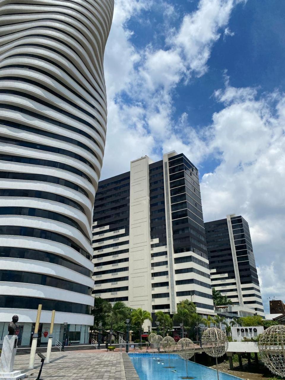 Puerto Santa Ana, Torres Bellini, 2 Dormitorios, Parqueo 瓜亚基尔 外观 照片