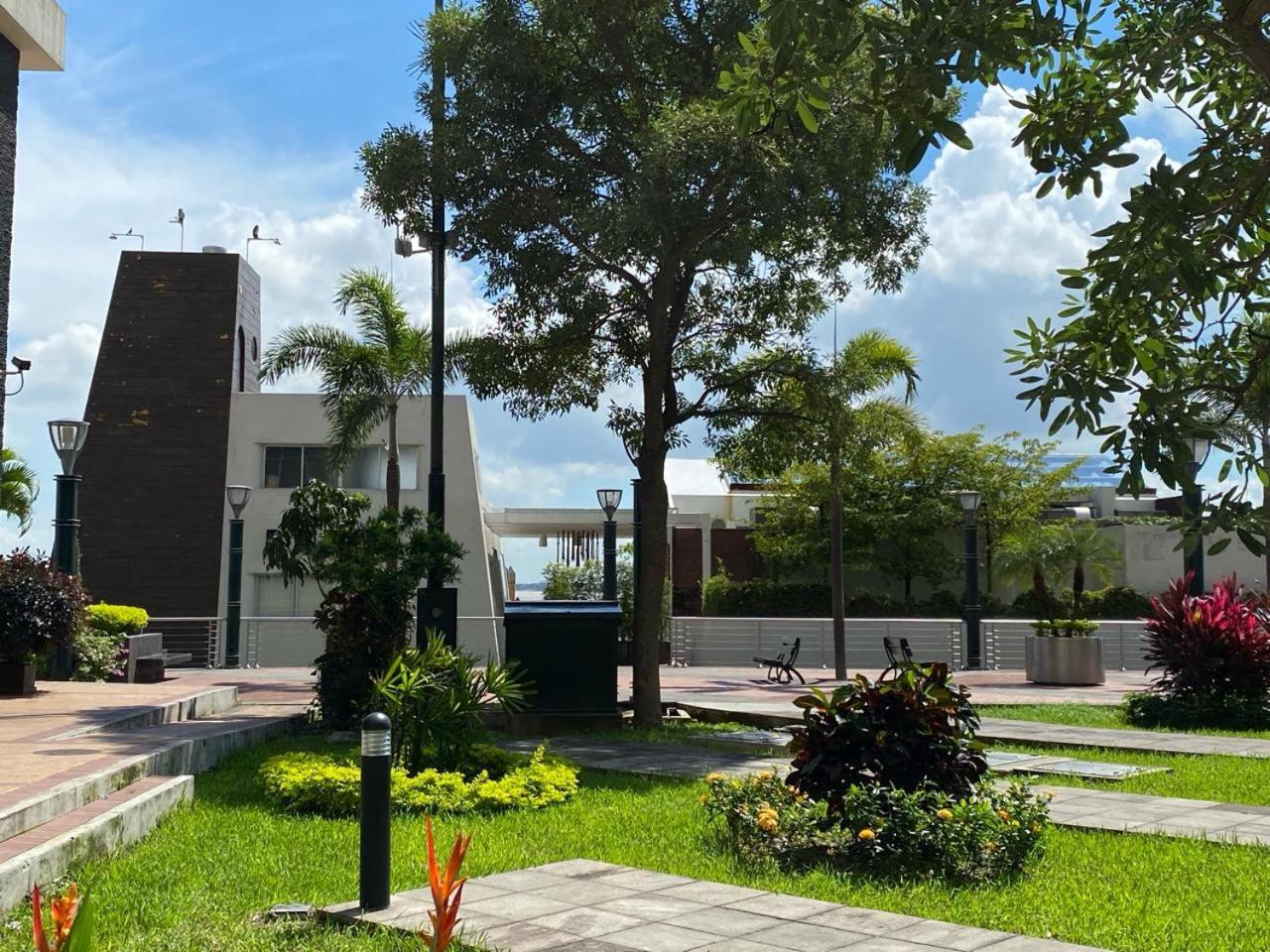Puerto Santa Ana, Torres Bellini, 2 Dormitorios, Parqueo 瓜亚基尔 外观 照片