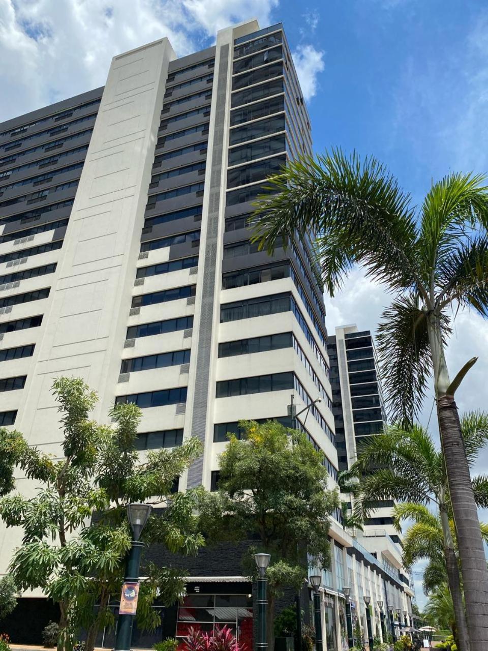 Puerto Santa Ana, Torres Bellini, 2 Dormitorios, Parqueo 瓜亚基尔 外观 照片